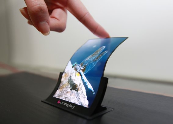 ปลายปีนี้เราอาจได้เห็นสมาร์ทโฟนจอ OLED พับได้ในราคาถูกเปิดตัวในตลาดมือถือ