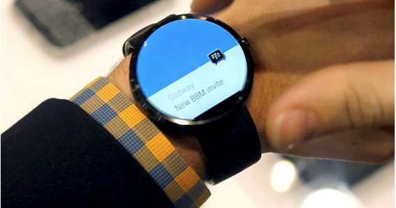 อีกไม่นานเกินรอ! BlackBerry เตรียมปล่อย BBM ลงใน Android Wear