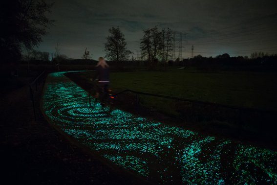 สุดมหัศจรรย์!!! ปั่นจักรยานบนเส้นทางเรื่องแสงที่แรกของโลก