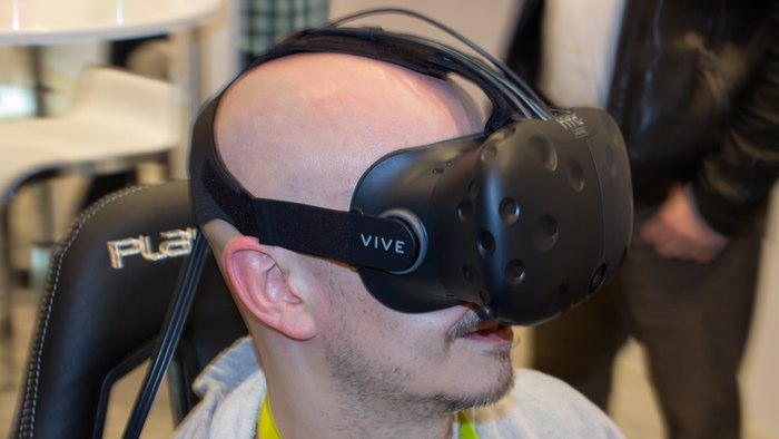 htc-vive-pre-hands-on-7