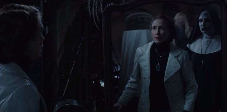 The-Conjuring-2-mirror-farmiga