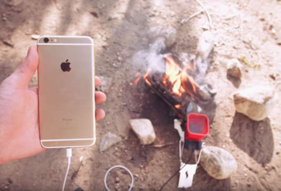 ไอเดียเจ๋ง!!! ชาร์จแบตด้วยกองไฟ ด้วย FlameStower USB Fire Charger