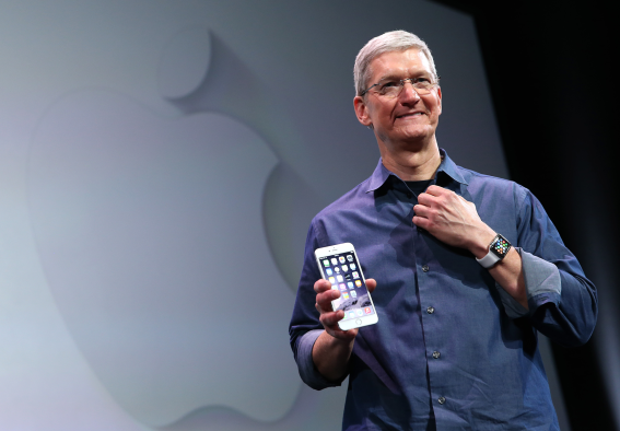 อย่าบอกนะว่าเพิ่งรู้!? Tim Cook ยอมรับ iPhone ราคาแพงเกินไป