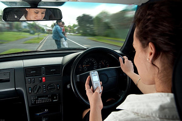 0618-texting-while-driving-adults_full_600