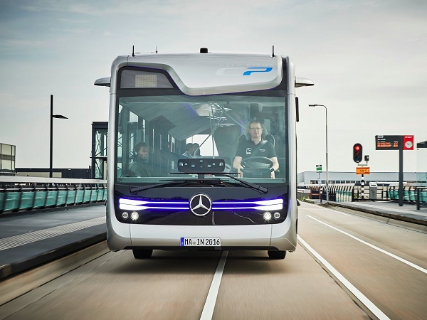 mercedes-bus (4)