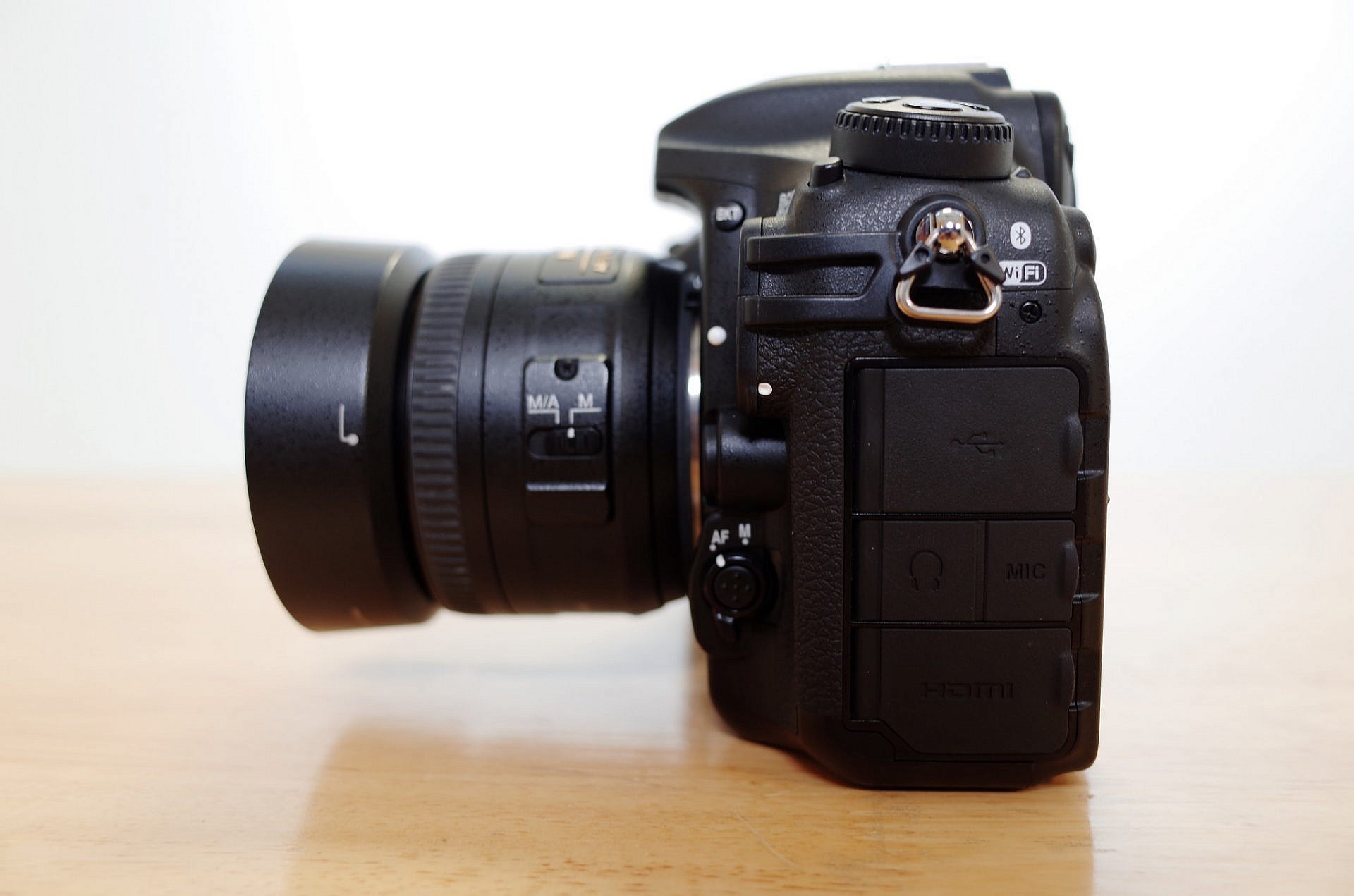 Nikon_D500_body10