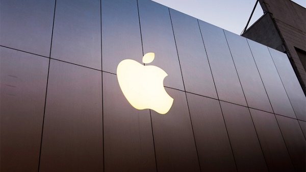 SAN FRANCISCO, USA - OCT 5, 2015: Apple sign on the Apple store in San Francisco. Apple Inc. is an American multinational technology company in Cupertino, California; Shutterstock ID 326987396; Usage: web; Issue Date: n/a