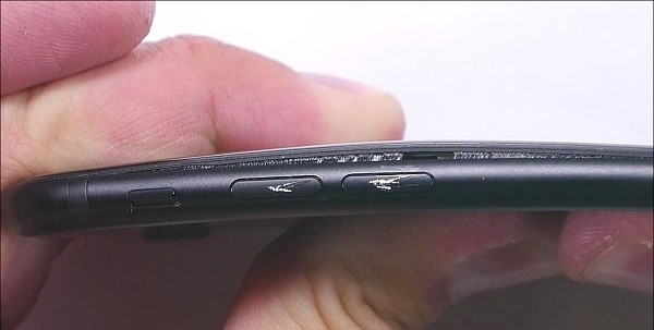 iphone-7-scratch-test-bend-test-durability-video-mp4_000298884