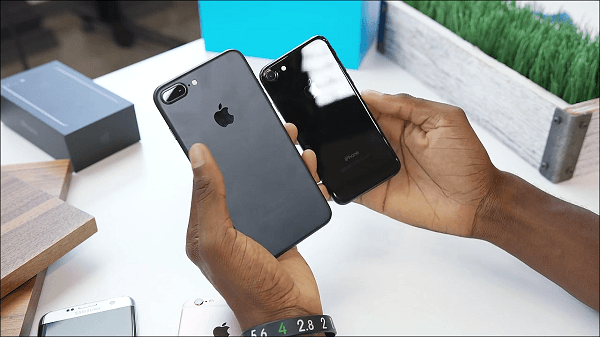 iphone-7-unboxing-jet-black-vs-matte-black-mp4_000138141