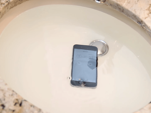 the-next-iphone-is-likely-to-be-water-resistant