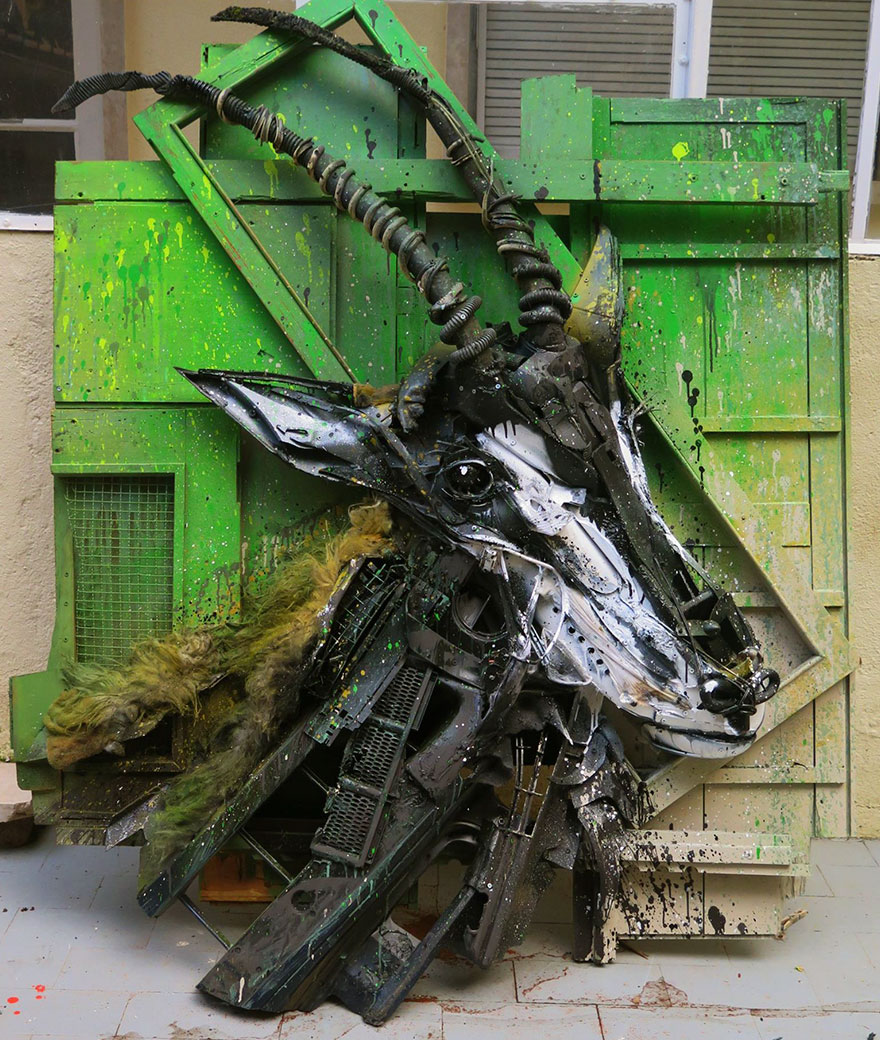 trash-animal-sculpture-artur-bordalo-30-57ea1bef2b640__880