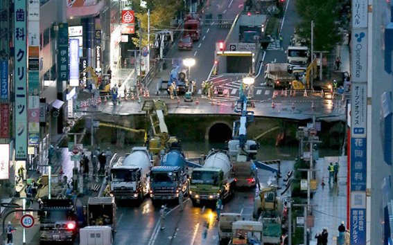 ญี่ปุ่นใช้เวลาซ่อมแซมถนนยุบใน Fukuoka เพียง 1 อาทิตย์!