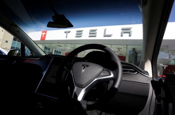 ไม่ธรรมดา! Tesla ซุ่มเงียบไล่คุยบิ๊กค่ายเพลงเปิดตัวบริการเพลงสตรีมมิ่งใช้ในรถยนต์