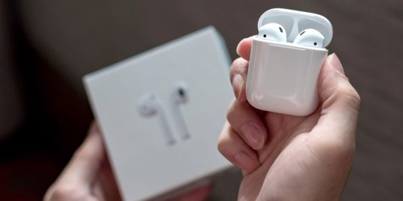 Tim Cook ยก AirPods เป็น ‘ปรากฏการณ์ทางวัฒนธรรม’ หลังผงาดครองเบอร์ 1 ตลาดหูฟังไร้สาย