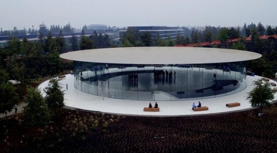 แอบส่อง Apple Park: ทีมงานเตรียมความพร้อมที่ Steve Jobs Theater สำหรับเปิดตัว iPhone 8