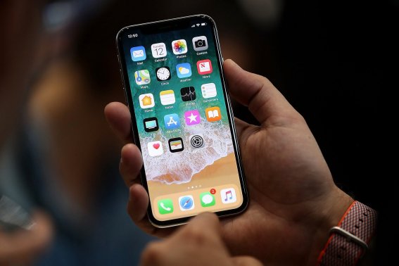 Foxconn เริ่มจัดส่ง iPhone X ชุดแรกเพียง 46,500 เครื่อง