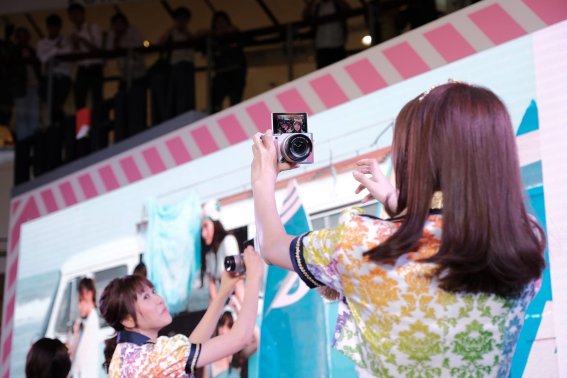 เปิดตัว BNK48 เป็นพรีเซนเตอร์กล้อง Fuji X-A5 อย่างเป็นทางการ