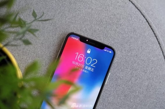 สื่อเผย Samsung มีแผงจอ OLED เหลือบาน หลัง Apple สั่งลดออเดอร์ผลิต iPhone X