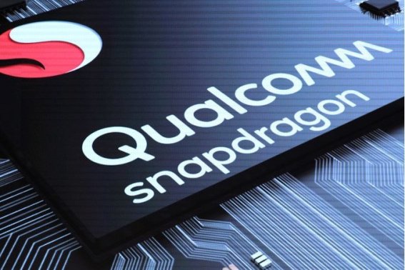 Microsoft เล็งจะใช้ชิป Snapdragon 1000 ในสมาร์ทโฟน Surface รุ่นหน้าจอพับได้