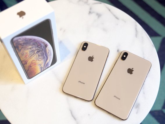 แกะ iPhone XS พบแบตเตอรี่รูปตัว L ซีลกันน้ำหนาขึ้น