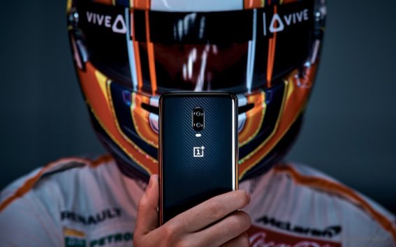 จะแรงไปไหน! OnePlus 6T McLaren Edition มาพร้อมชิปเรือธง, แรม 10 GB และชาร์จเร็ว 30 W