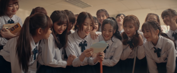 Kimi no Koto ga Suki Dakara: ความรัก กำลังใจและสารพัดมีมจาก BNK48 ใน MV เดียว!