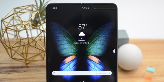 พาชำแหละ Samsung Galaxy Fold มีอะไรอยู่ใต้หน้าจอพับนั้น!