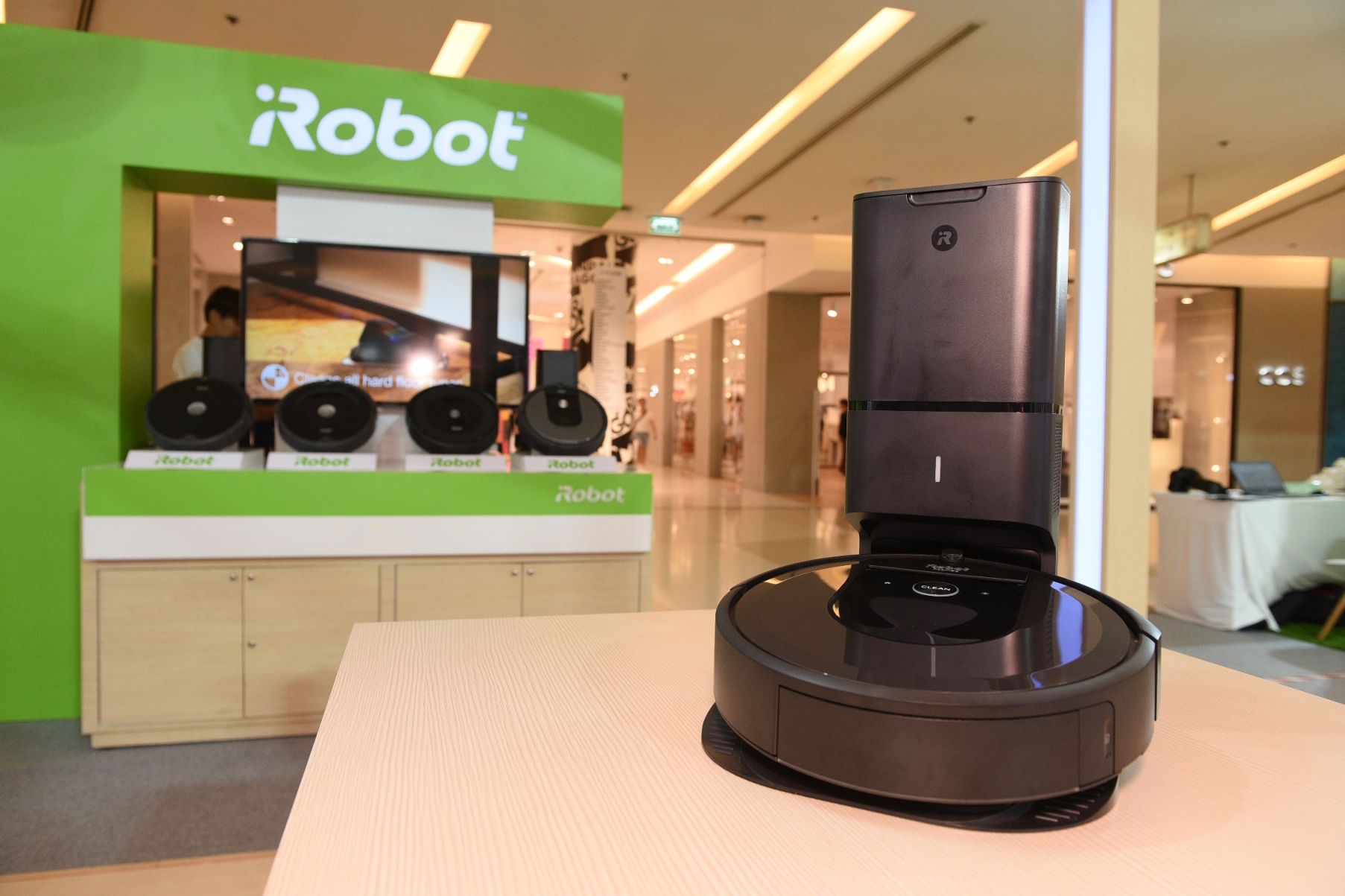 เปิดตัว iRobot Roomba i7+ ในไทย หุ่นยนต์ดูดฝุ่นสุดเจ๋ง เก็บฝุ่นออกจากเครื่องเองได้