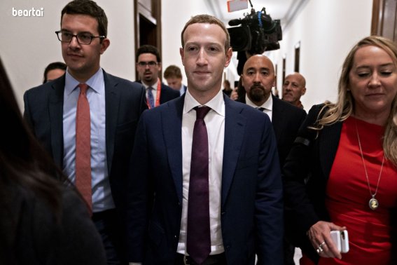 Mark Zuckerberg ที่อาคาร Russell Senate ในวันที่ 19 กันยายน