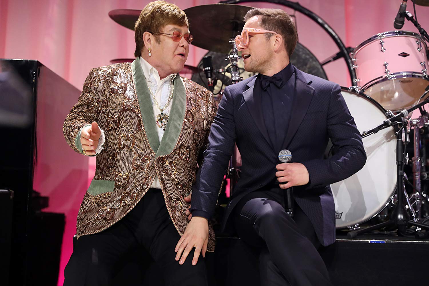 Elton John และ Taron Egerton ที่สนิทกันหลังจากเล่น Kingsman: The Golden Circle (2017) มาด้วยกัน