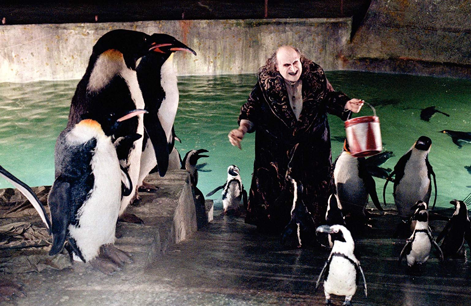 Danny DeVito เคยรับบทเพนกวินไว้ใน Batman Returns (1992)