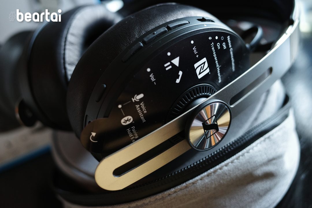 ปุ่มควบคุมของ Sennheiser MOMENTUM Wireless