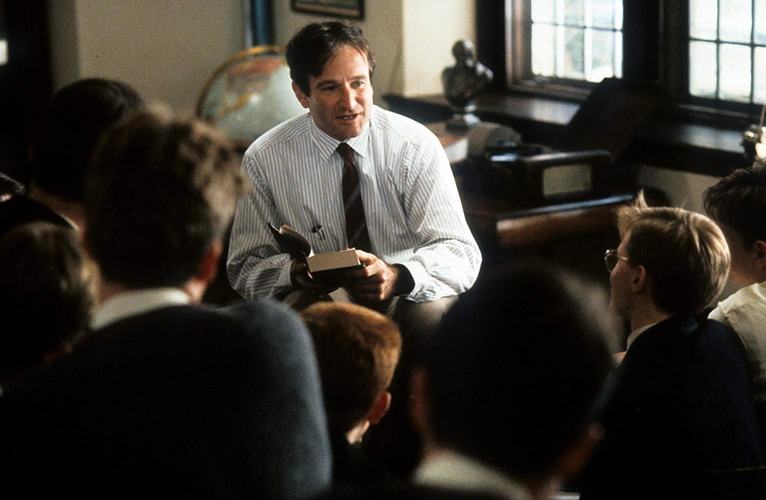 Robin Williams ในบทครูคีตติ้ง ใน Dead Poet Society