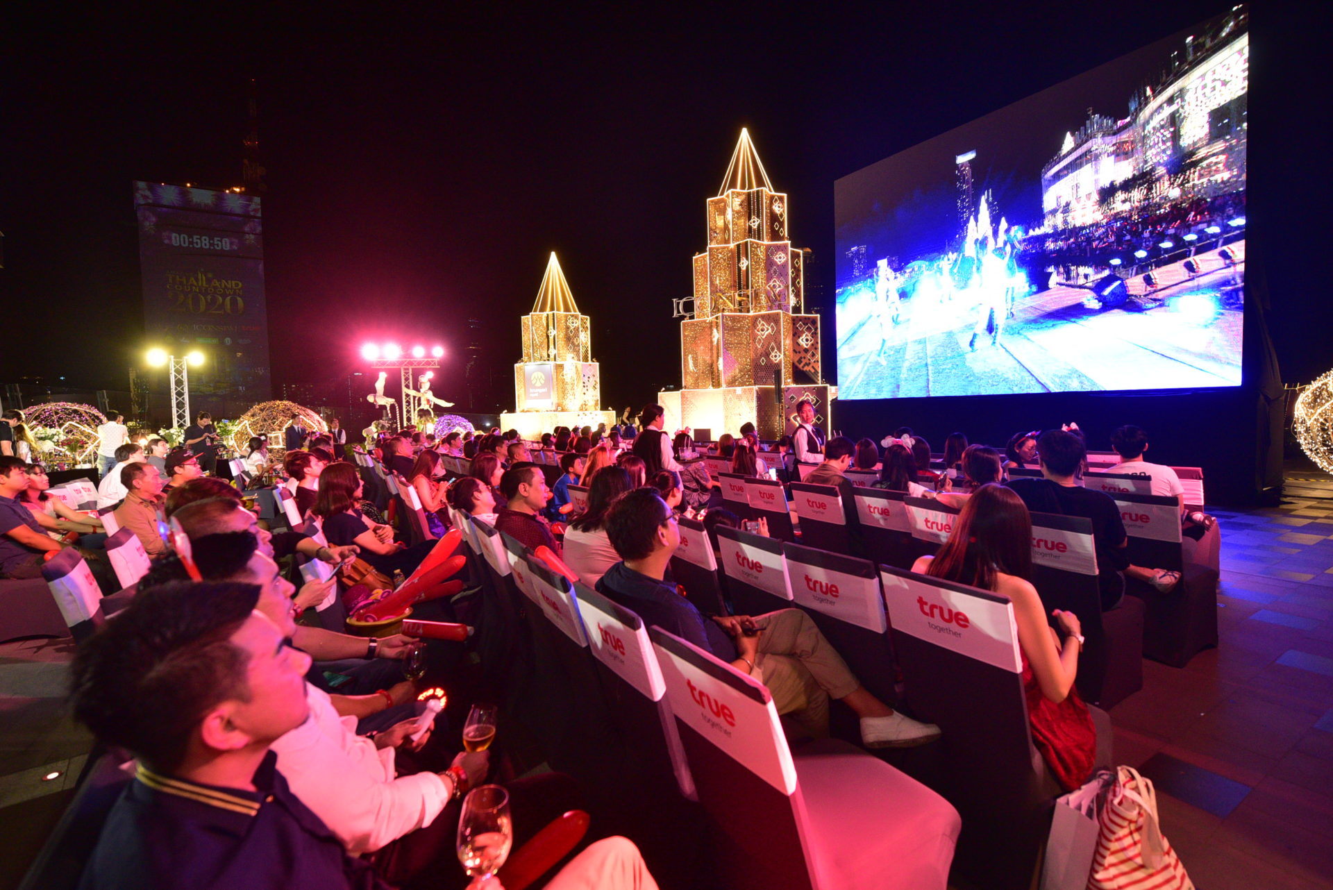 WHAT THE FACT งาน Amazing Thailand Countdown 2020 at ICONSIAM