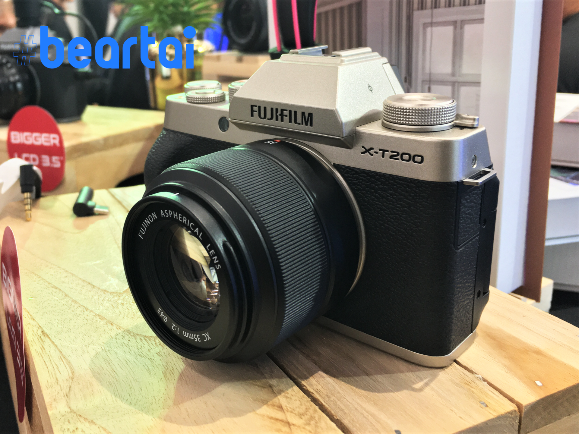 Fuji X-T200 กล้องมิลเลอร์เลสสำหรับสาย Vlog