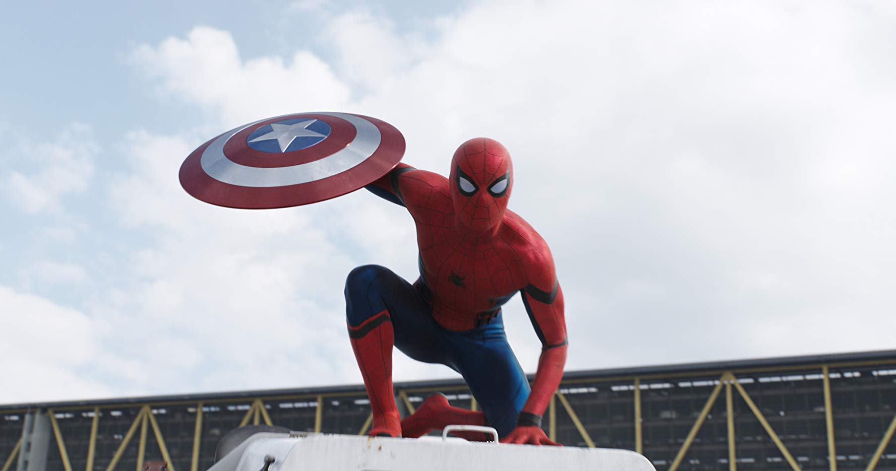 Spider-Man ของ Tom Holland ที่ปรากฎตัวครั้งแรกใน Captain America: Civil War (2016)