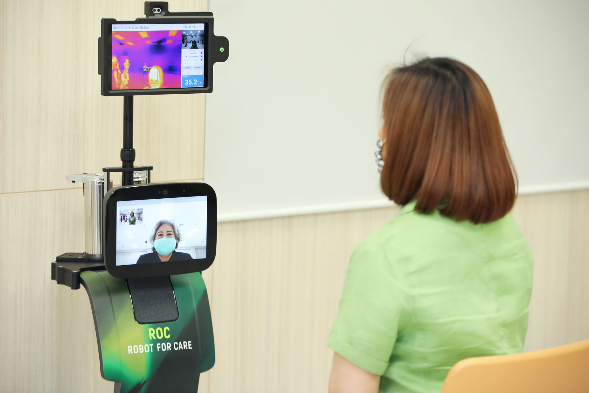 หุ่นยนต์บริการทางการแพทย์ 5G ROBOT FOR CARE