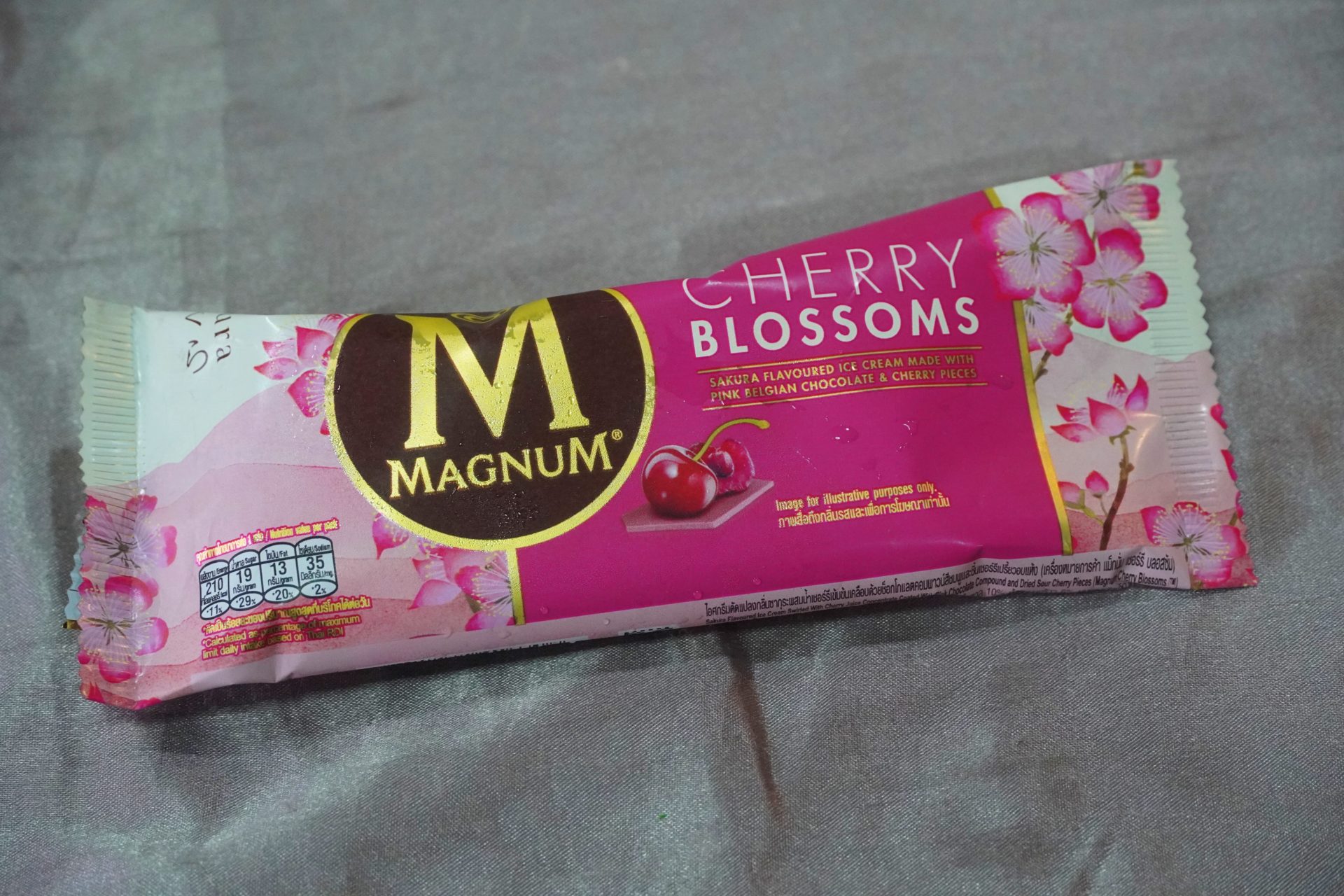 WHAT THE FACT รีวิว Magnum Cherry Blossoms