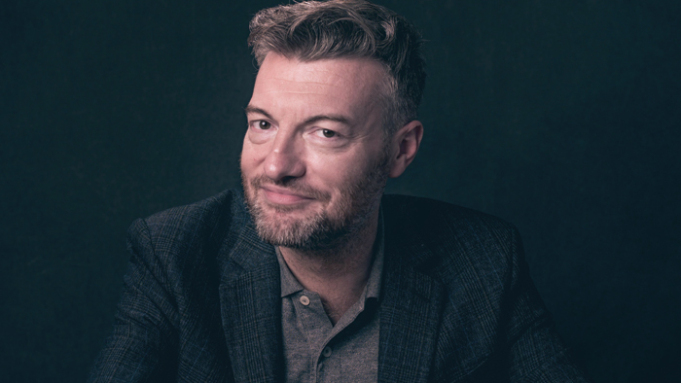 Charlie Brooker (ชาร์ลี บรู๊คเกอร์)