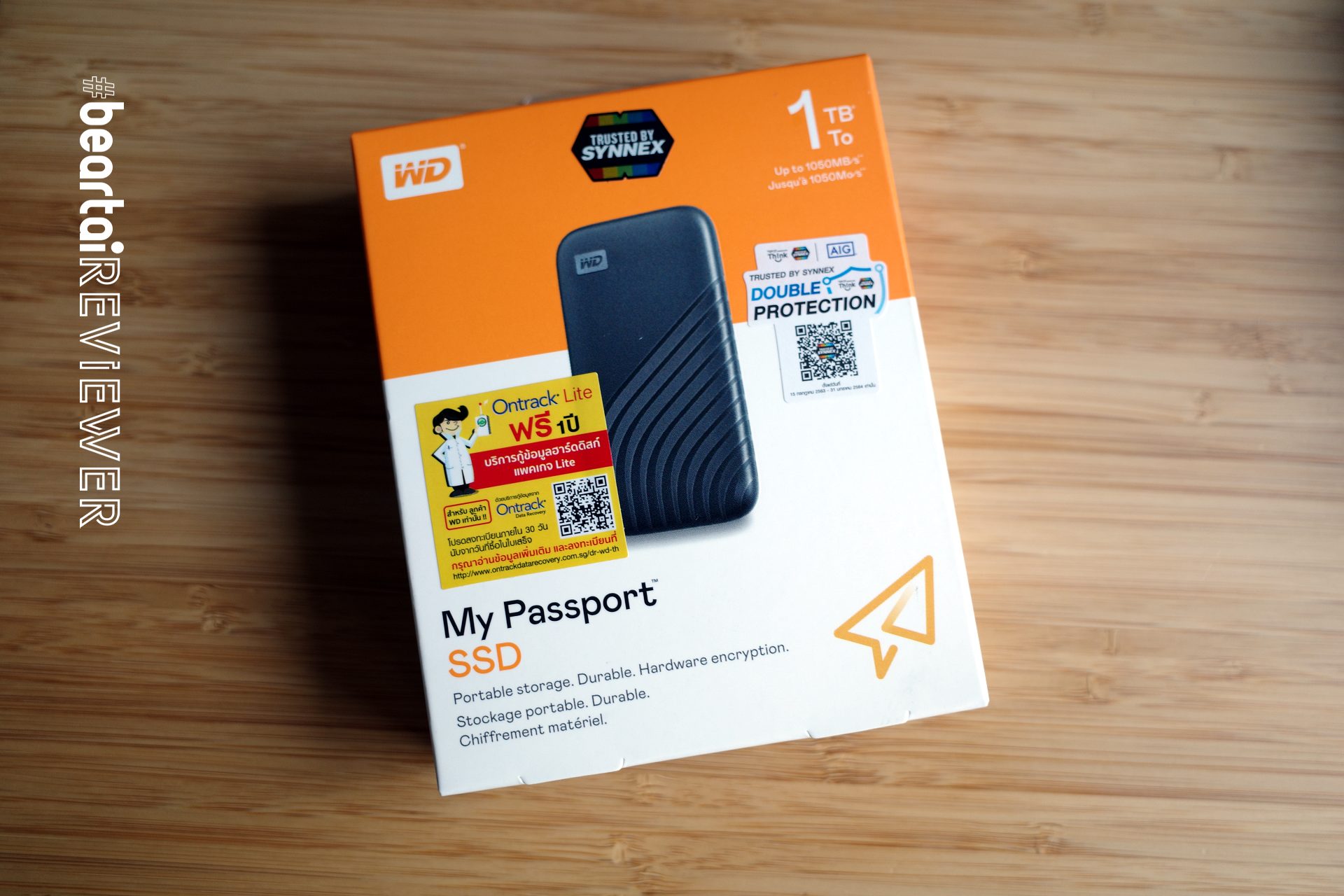 หน้ากล่องของ WD My Passport SSD จะมี QR Code ให้สแกนบริการกู้ข้อมูลของ Ontrack และประกันเพิ่มเติมจาก Synnex