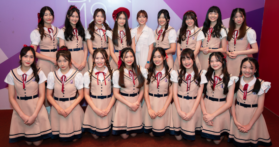 สเตจใหม่ “Ganbare! Kengkyuusei!” อีกความประทับใจจาก BNK48 [ภาพชุดจุใจ]