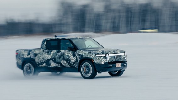 Rivian โชว์คลิปทดสอบรถกระบะไฟฟ้า R1T วิ่งในสภาพอากาศที่หนาวจัด -40°C