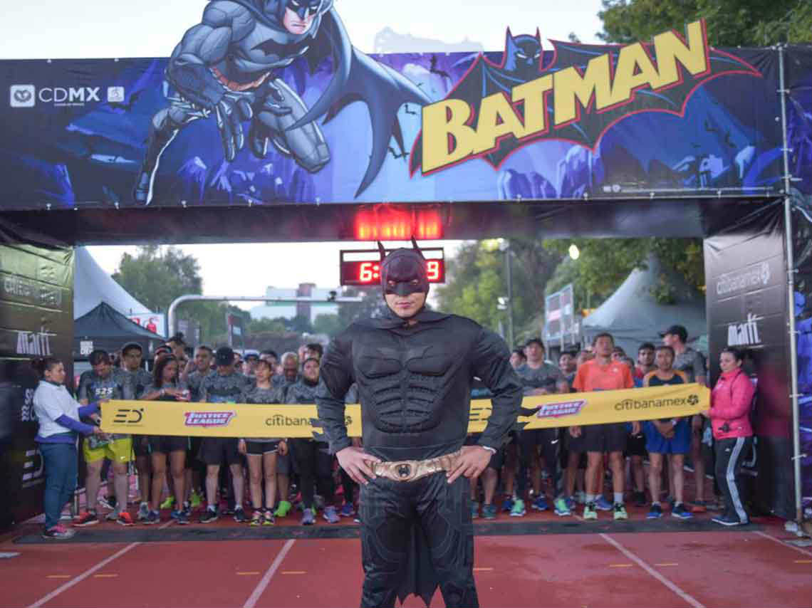 Beartai Buzz Batman Day