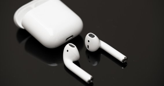 Woman swallowed AirPod