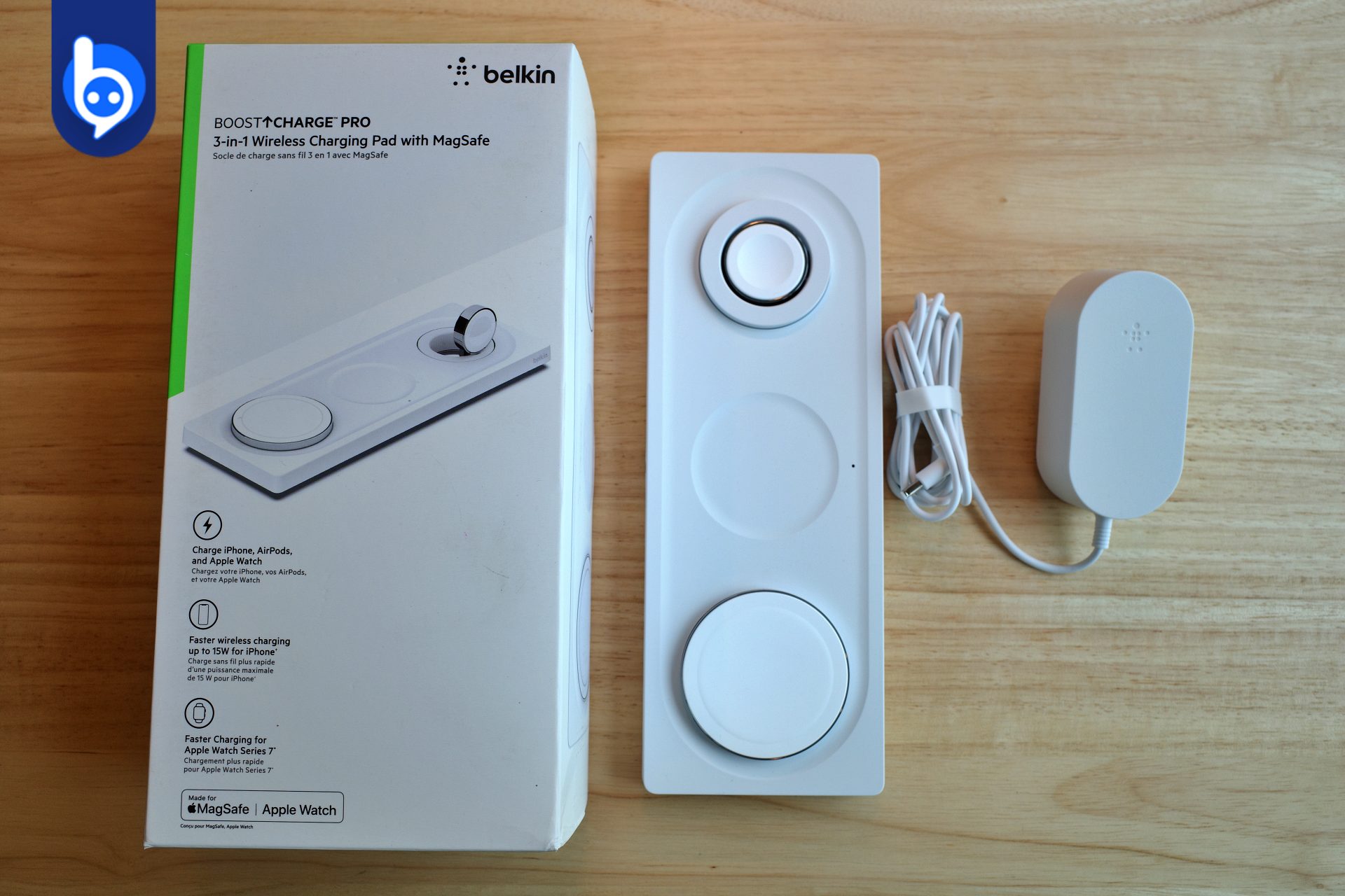 กล่องของ Belkin 3-in-1 Wireless Charging Pad with MagSafe