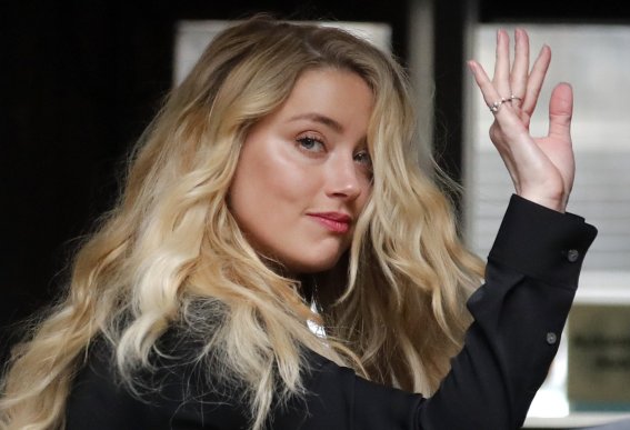 Beartai Buzz 10 เรื่องลับภายใต้ความแสบของ Amber Heard