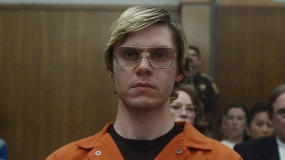 ครอบครัวเหยื่อ Jeffrey Dahmer ไม่พอใจ Evan Peters หลังได้ลูกโลกทองคำ