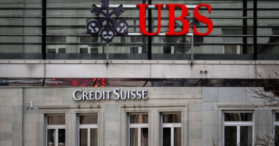 ปิดดีล! UBS ทุ่มเงิน 100,000 ล้านบาท ซื้อกิจการ Credit Suisse กู้ความเชื่อมั่นภาคธนาคาร