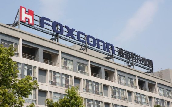 Foxconn เตรียมลงตลาดรถ EV แทน iPhone เพื่อหลีกเลี่ยงความตึงเครียดระหว่างสหรัฐ-จีน! (มีโรงงานในไทยด้วยนะ!)