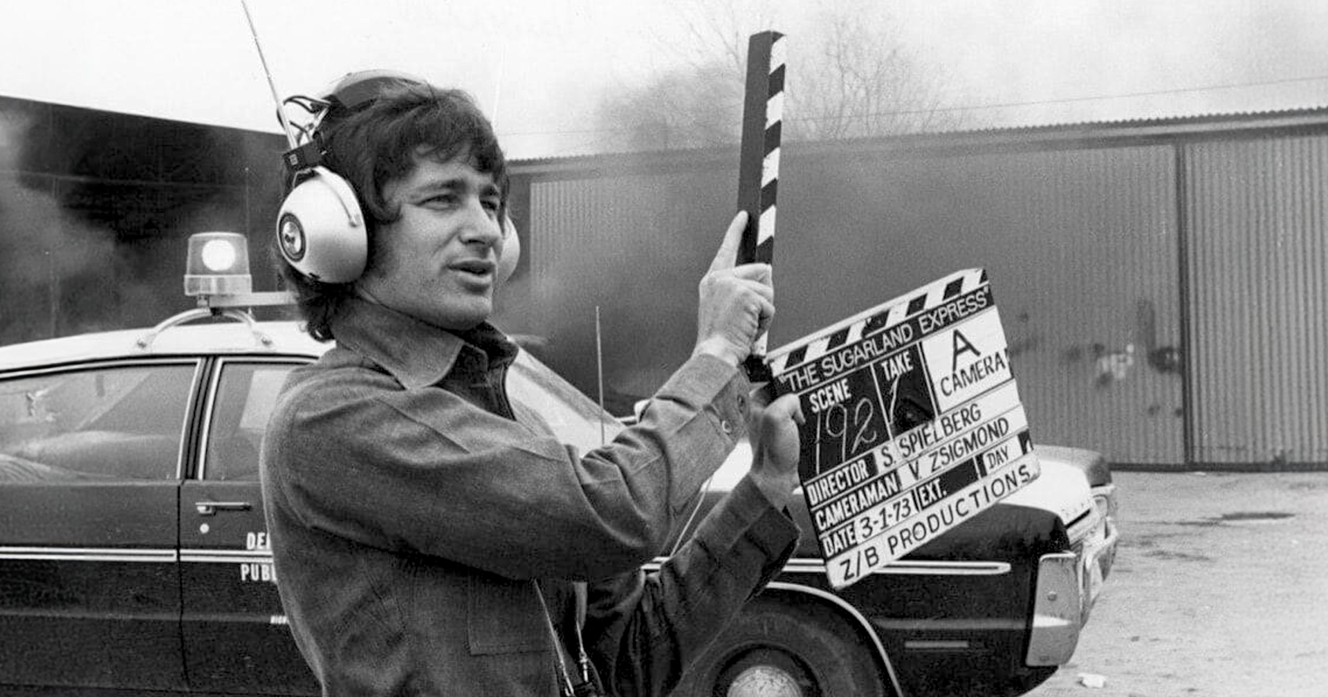 อย่าขัดจังหวะ ! Steven Spielberg ขว้าง Apple Watch ที่อยู่ดี ๆ ก็ส่งเสียงเตือนฉุกเฉิน ระหว่างฉลองหนัง ‘Sugarland Express’ ครบรอบ 50 ปี